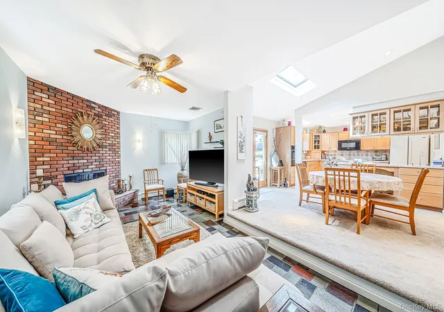 Photo 3 of Single family home for sale at 1524 N Monroe Ave, Islip, NY 11795 | MLS# 1056128 | Listing updated on 2026-10-01