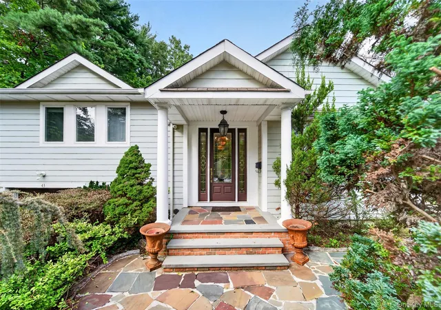 Photo 2 of Single family home for sale at 43 Fernwood Ln, North Hempstead, NY 11576 | MLS# 1056132 | Listing updated on 2026-09-28
