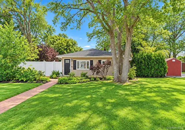 Photo 2 of Single family home for sale at 11 Tell Ave, Babylon, NY 11729 | MLS# 1056151 | Listing updated on 2026-09-29
