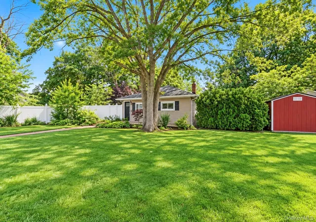 Photo 3 of Single family home for sale at 11 Tell Ave, Babylon, NY 11729 | MLS# 1056151 | Listing updated on 2026-09-29