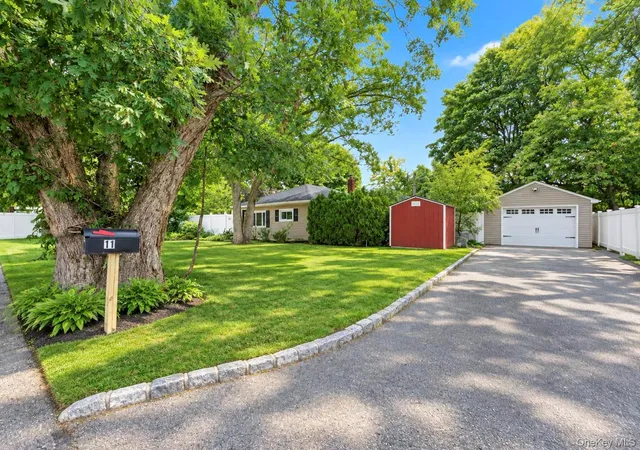 Photo 4 of Single family home for sale at 11 Tell Ave, Babylon, NY 11729 | MLS# 1056151 | Listing updated on 2026-09-29