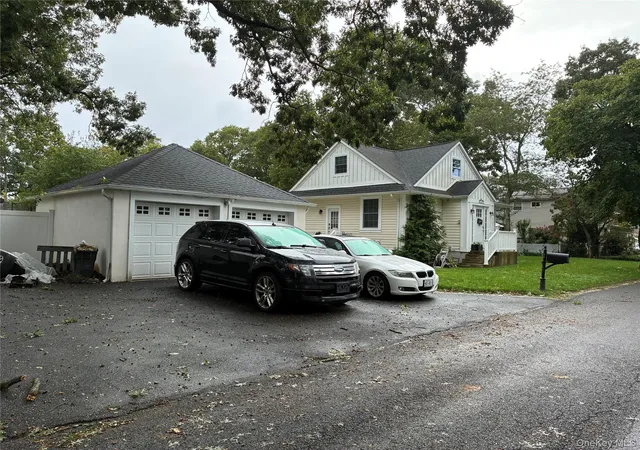Single family home for sale at 124 Bradford Ave, Islip, NY 11741 | MLS# 1056176