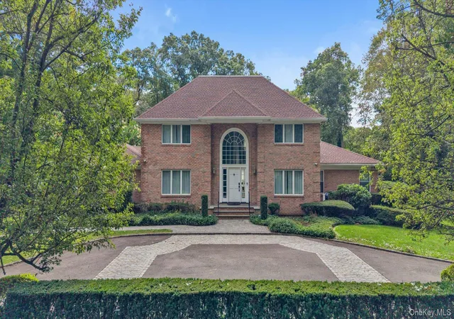 Photo 2 of Single family home for sale at 75 Belvedere Dr, Oyster Bay, NY 11791 | MLS# 1056191 | Listing updated on 2026-10-04