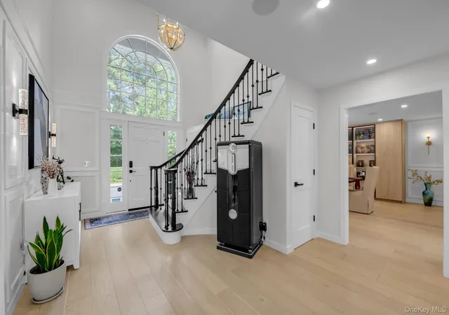 Photo 4 of Single family home for sale at 75 Belvedere Dr, Oyster Bay, NY 11791 | MLS# 1056191 | Listing updated on 2026-10-04