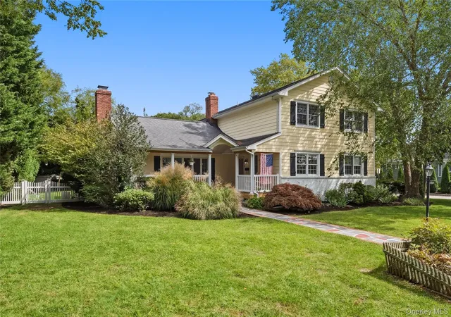 Photo 3 of Single family home for sale at 52 Bayway Ave, Islip, NY 11718 | MLS# 1056197 | Listing updated on 2026-10-01