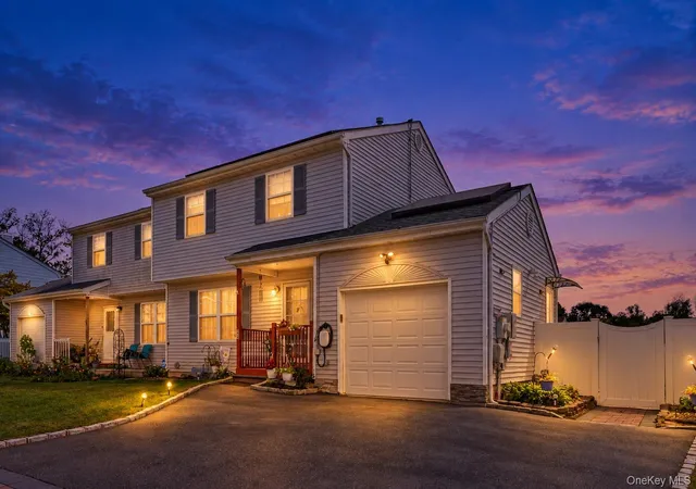 Photo 1 of Single family home for sale at 39 Elm St, Islip, NY 11722 | MLS# 1056201 | Listing updated on 2026-09-30