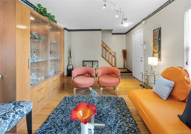 Photo 4 of Single family home for sale at 39 Elm St, Islip, NY 11722 | MLS# 1056201 | Listing updated on 2026-09-30