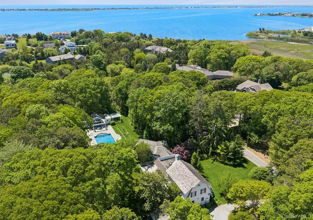 Photo 3 of Single family home for sale at 18 Jagger Ln, Southampton, NY 11977 | MLS# 1056203 | Listing updated on 2026-10-05