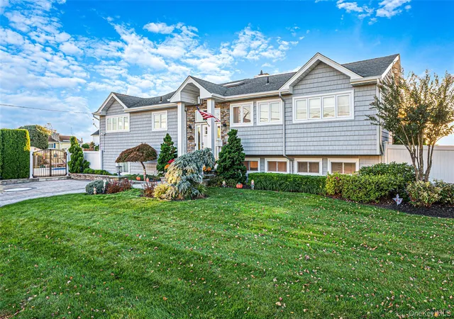 Photo 2 of Single family home for sale at 174 Secatogue Ln W, West Islip, NY 11795 | MLS# 1056210 | Listing updated on 2026-10-09
