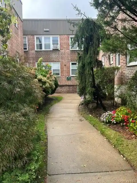 Listing Photo 2 - Condo for sale in 291 Cedarhurst Ave located at 291 Cedarhurst Ave, Cedarhurst, NY 11516 - Unit #K4