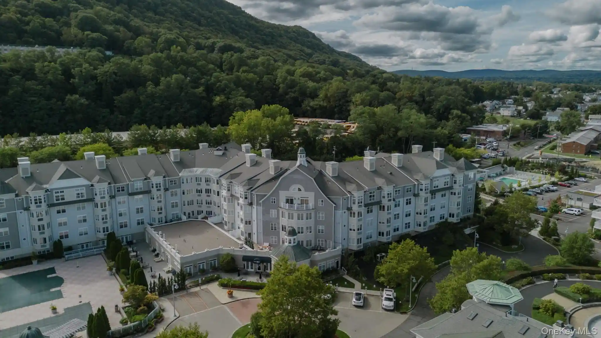 Listing Photo 1 - Condo for sale in 1204 Round Pointe Dr located at 1204 Round Pointe Dr, Haverstraw, NY 10927 - Unit 1204 Round Pointe Dr