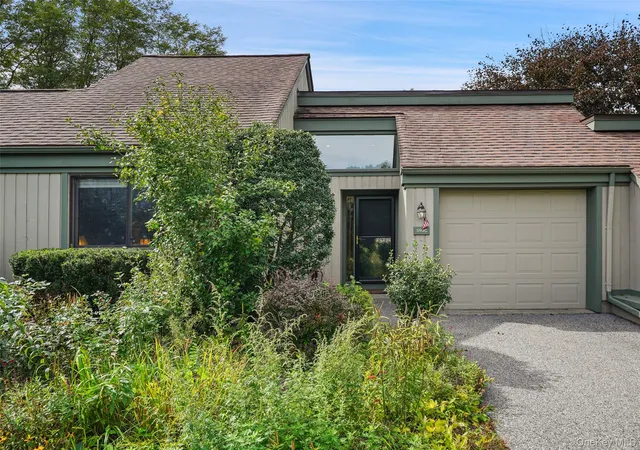 Photo 2 of Condo for sale at 593 Heritage Hills Dr #C, Somers, NY 10589 | MLS# 1056224 | Listing updated on 2026-10-08