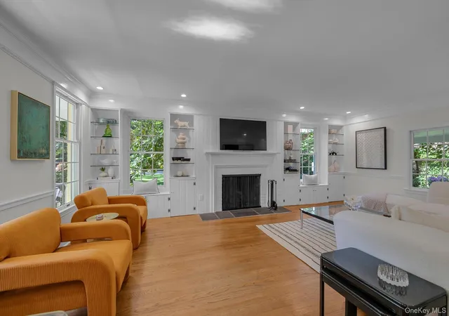 Photo 4 of Single family home for sale at 86 Summit Rd, North Hempstead, NY 11050 | MLS# 1056252 | Listing updated on 2026-10-08