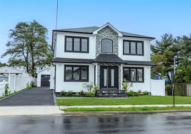 Photo 1 of Single family home for sale at 19 Nevada St, Oyster Bay, NY 11801 | MLS# 1056278 | Listing updated on 2026-10-07
