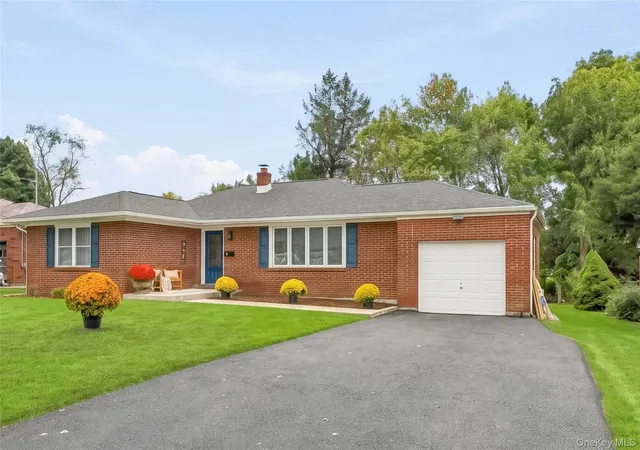 Photo 2 of Single family home for sale at 15 Breezy Knoll Dr, Newburgh (town), NY 12550 | MLS# 1056280 | Listing updated on 2026-10-02