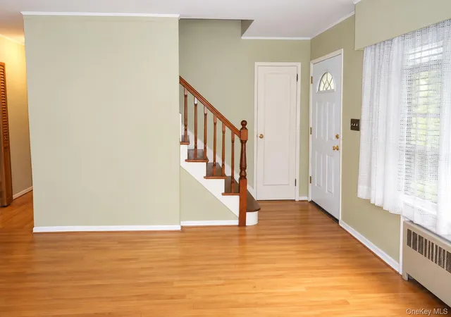 Photo 2 of Single family home for sale at 29 Emerson Ct, North Hempstead, NY 11590 | MLS# 1056284 | Listing updated on 2026-09-28