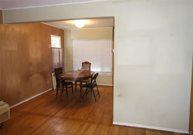 Photo 3 of Single family home for sale at 29 Emerson Ct, North Hempstead, NY 11590 | MLS# 1056284 | Listing updated on 2026-09-28