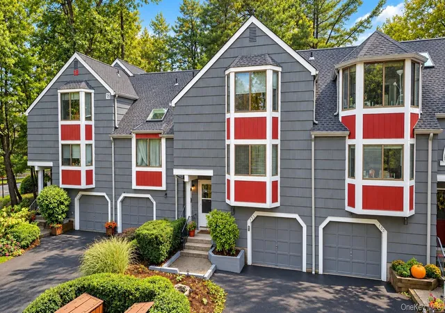 Photo 1 of Single family home for sale at 153 Treetop Cir, Clarkstown, NY 10954 | MLS# 1056285 | Listing updated on 2026-10-07