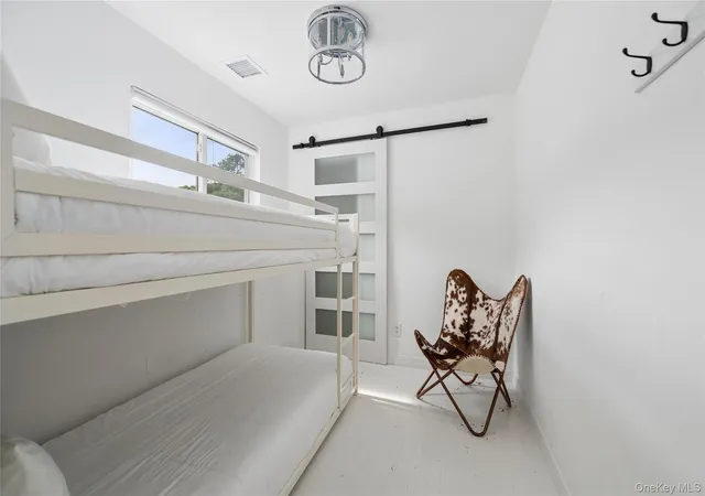 Photo 13 of Single family home for sale at 138 W Tiana Rd, Southampton, NY 11946 | MLS# 1056297 | Listing updated on 2026-10-08