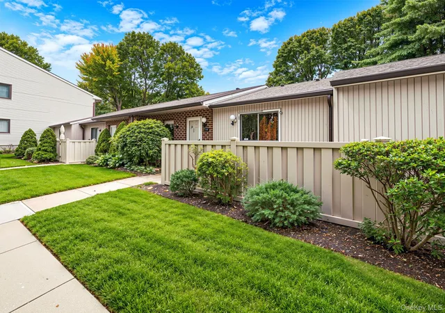 Listing Photo 3 - Condo for sale in building located at 241 Birchwood Rd, Coram, NY 11727