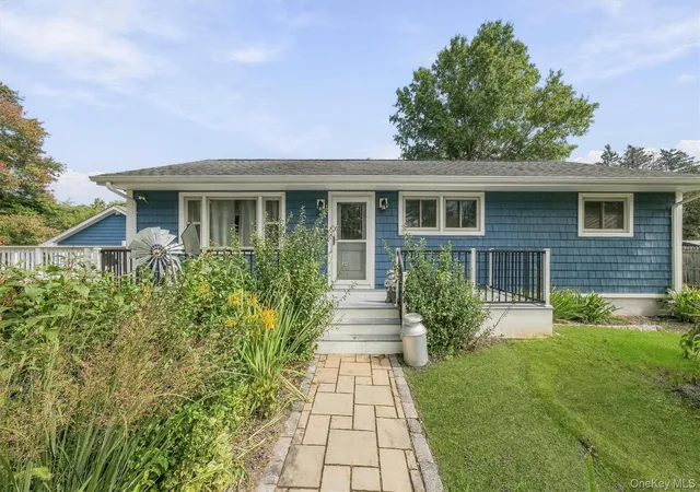 Single family home for sale at 112 Lippincott Rd, Shawangunk, NY 12589 | MLS# 1056336