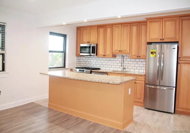 Listing Photo 3 - Condo for sale in building located at 61 White Oak, New Rochelle, NY 10801 - Unit #5H