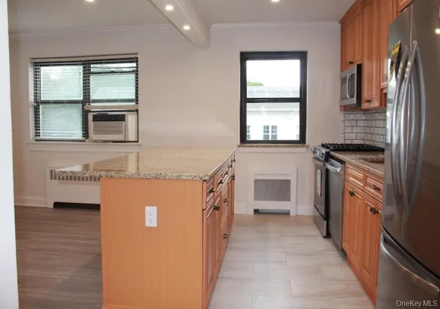 Listing Photo 5 - Condo for sale in building located at 61 White Oak, New Rochelle, NY 10801 - Unit #5H