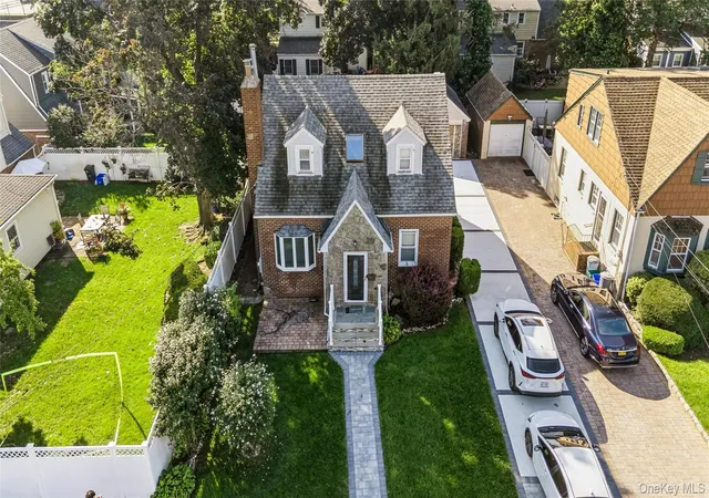 Photo 3 of Single family home for sale at 800 Wesley St, Hempstead, NY 11510 | MLS# 1056356 | Listing updated on 2026-10-06