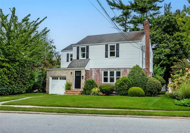 Photo 2 of Single family home for sale at 81 Rowe Ave, Hempstead, NY 11563 | MLS# 1056358 | Listing updated on 2026-10-01