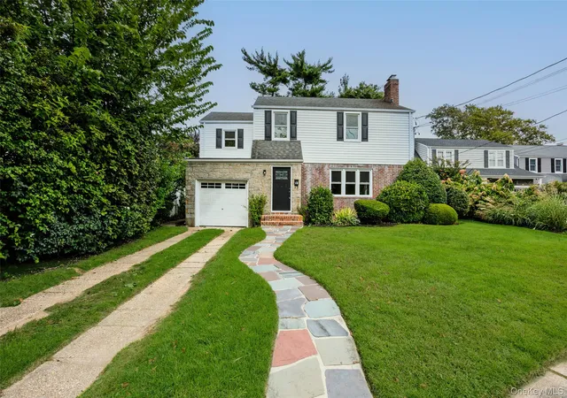 Photo 3 of Single family home for sale at 81 Rowe Ave, Hempstead, NY 11563 | MLS# 1056358 | Listing updated on 2026-10-01