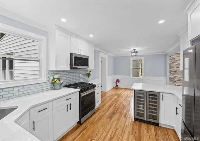 Photo 4 of Single family home for sale at 81 Rowe Ave, Hempstead, NY 11563 | MLS# 1056358 | Listing updated on 2026-10-01