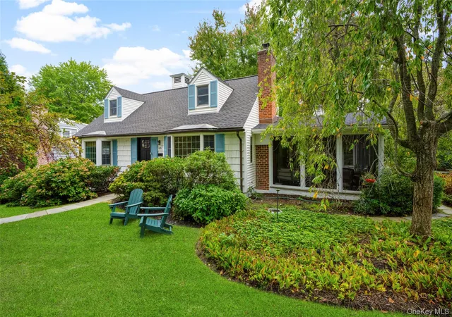 Photo 1 of Single family home for sale at 105 Havilands Ln, White Plains, NY 10605 | MLS# 1056363 | Listing updated on 2026-10-08