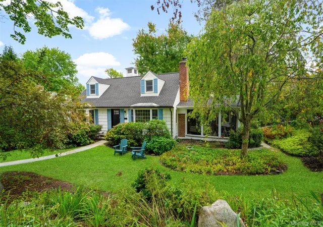 Photo 2 of Single family home for sale at 105 Havilands Ln, White Plains, NY 10605 | MLS# 1056363 | Listing updated on 2026-10-08