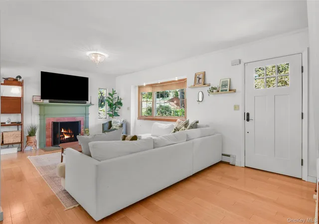 Photo 3 of Single family home for sale at 105 Havilands Ln, White Plains, NY 10605 | MLS# 1056363 | Listing updated on 2026-10-08