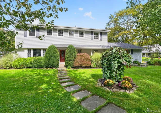 Photo 1 of Single family home for sale at 39 Drohan St, Huntington, NY 11743 | MLS# 1056376 | Listing updated on 2026-10-08
