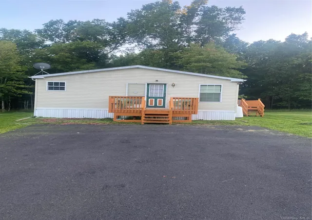 Photo 3 of Manufactured home for sale at 63 Deer Hvn Ln, Gardiner, NY 12525 | MLS# 1056386 | Listing updated on 2026-10-01