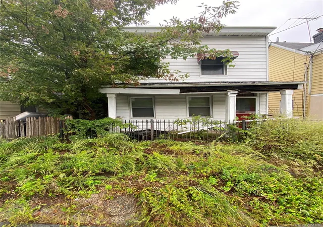 Photo 1 of Single family home for sale at 92 Vineyard Ave, Yonkers, NY 10703 | MLS# 1056387 | Listing updated on 2026-10-29