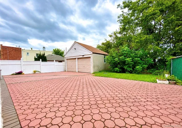 Photo 4 of House for sale at 52-57 84th Street, New York, NY 11373 | MLS# 1056402 | Listing updated on 2026-10-02