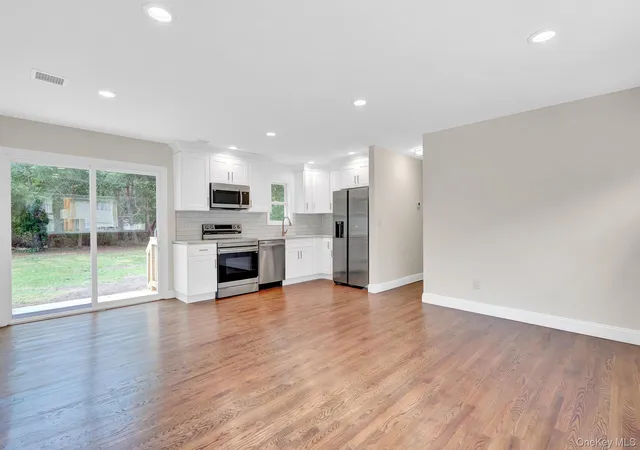 Photo 4 of Single family home for sale at 1119 Nugent Ave, Islip, NY 11706 | MLS# 1056436 | Listing updated on 2026-10-28