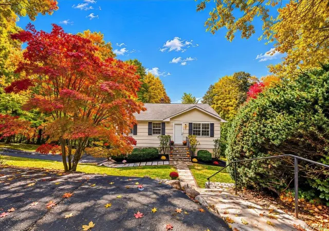 Photo 2 of Single family home for sale at 7 Meadowbrook Dr, Ossining, NY 10562 | MLS# 1056438 | Listing updated on 2026-10-22