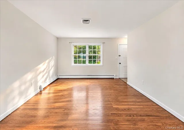 Photo 4 of Single family home for sale at 7 Meadowbrook Dr, Ossining, NY 10562 | MLS# 1056438 | Listing updated on 2026-10-22