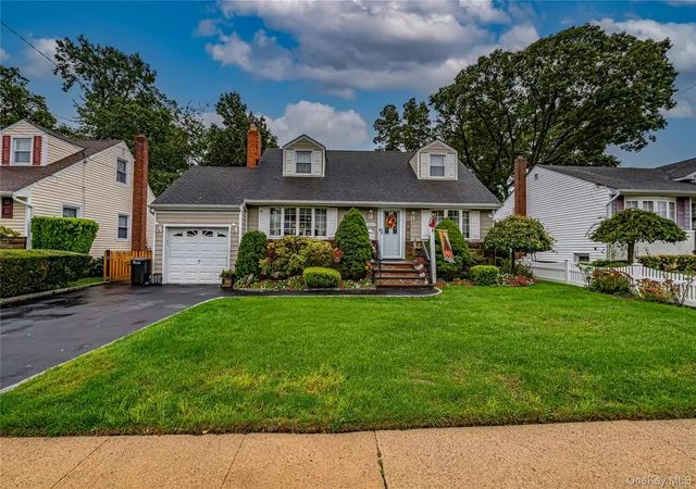 Photo 1 of Single family home for sale at 3884 Lincoln St, Hempstead, NY 11783 | MLS# 1056444 | Listing updated on 2026-10-19
