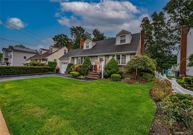 Photo 2 of Single family home for sale at 3884 Lincoln St, Hempstead, NY 11783 | MLS# 1056444 | Listing updated on 2026-10-19