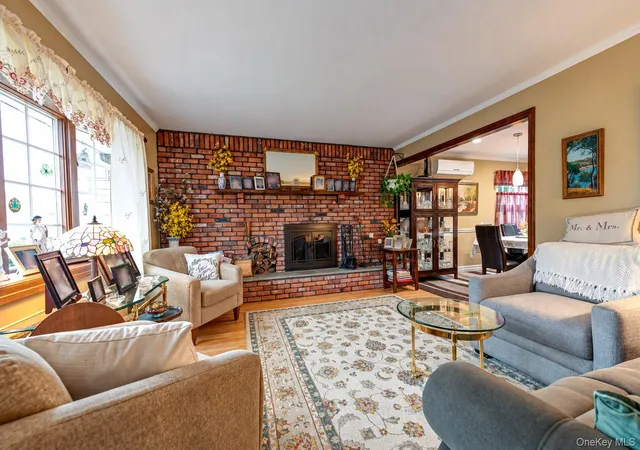 Photo 3 of Single family home for sale at 3884 Lincoln St, Hempstead, NY 11783 | MLS# 1056444 | Listing updated on 2026-10-19