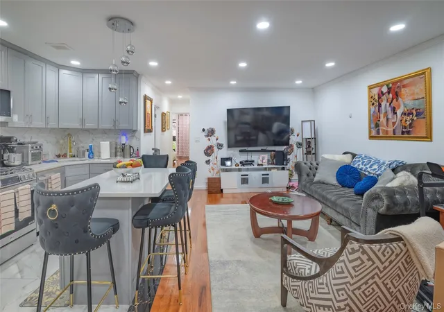 Listing Photo 4 - Condo for sale in building located at 1260 E 84th St, New York, NY 11236