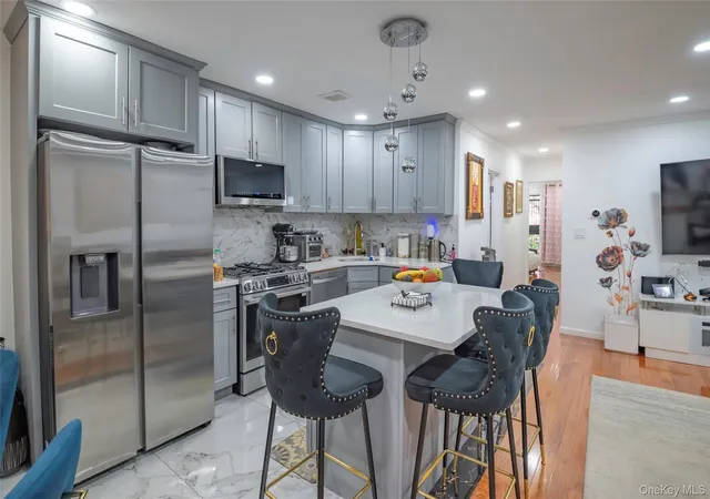Listing Photo 5 - Condo for sale in building located at 1260 E 84th St, New York, NY 11236