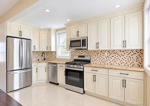 Photo 3 of Single family home for sale at 236 Plainview Rd, Oyster Bay, NY 11801 | MLS# 1056465 | Listing updated on 2026-10-07