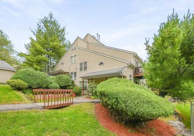 Photo 3 of Condo for sale at 1108 Evergreen Ct #65, Woodbury, NY 10930 | MLS# 1056467 | Listing updated on 2026-10-05