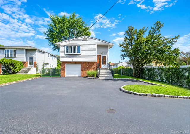 Photo 1 of Single family home for sale at 263 Commack Rd, Deer Park, NY 11729 | MLS# 1056481 | Listing updated on 2026-09-30