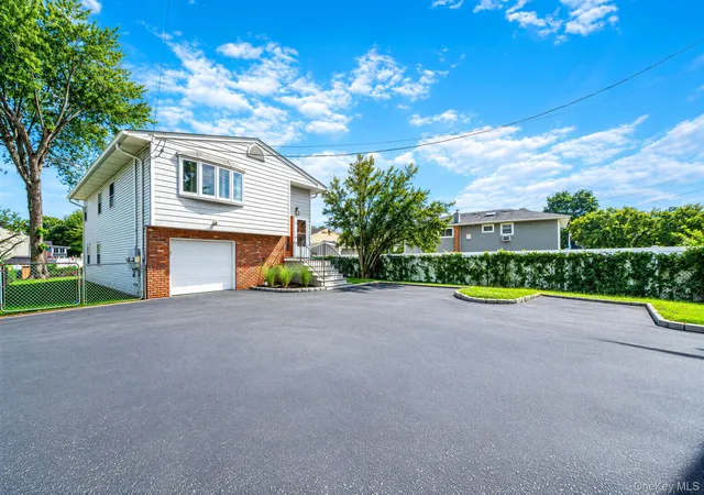 Photo 2 of Single family home for sale at 263 Commack Rd, Deer Park, NY 11729 | MLS# 1056481 | Listing updated on 2026-09-30